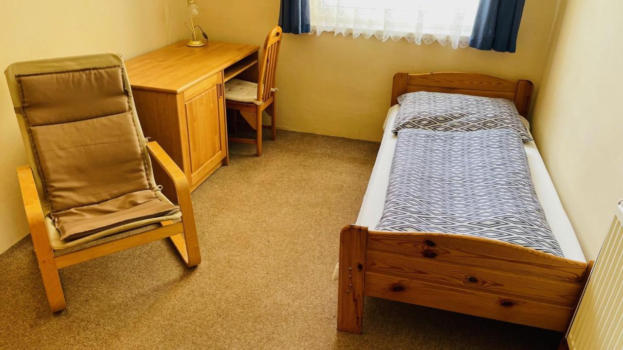 Hotel Kralovsky Dvur Hořice エクステリア 写真